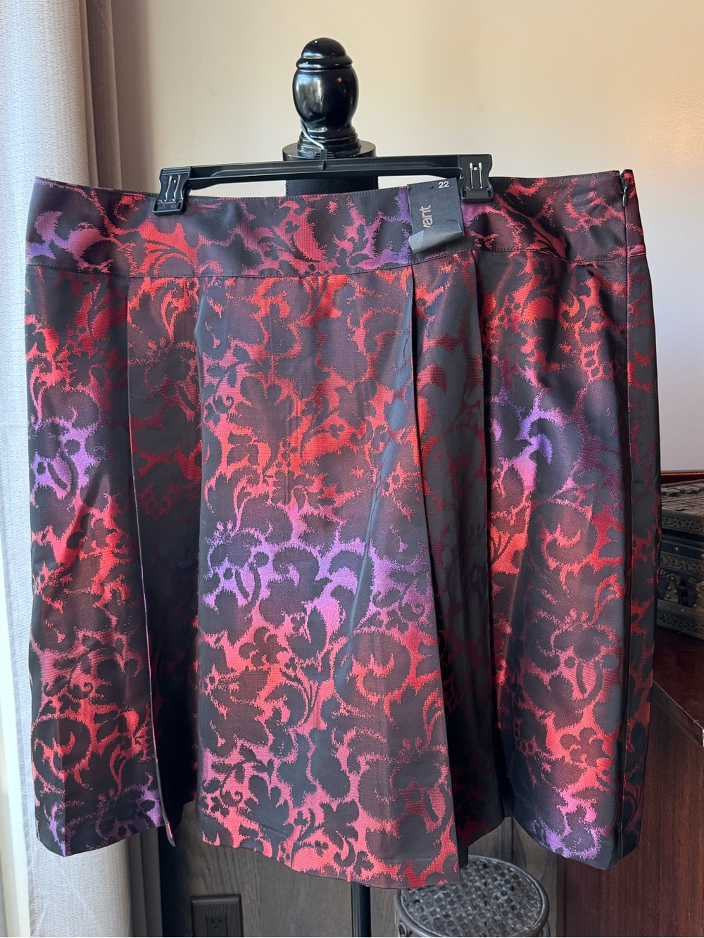 Lane Bryant Pleated A-Line Metallic Damask Skirt in Black and Red NWT Sz 22 - Picture 2 of 7